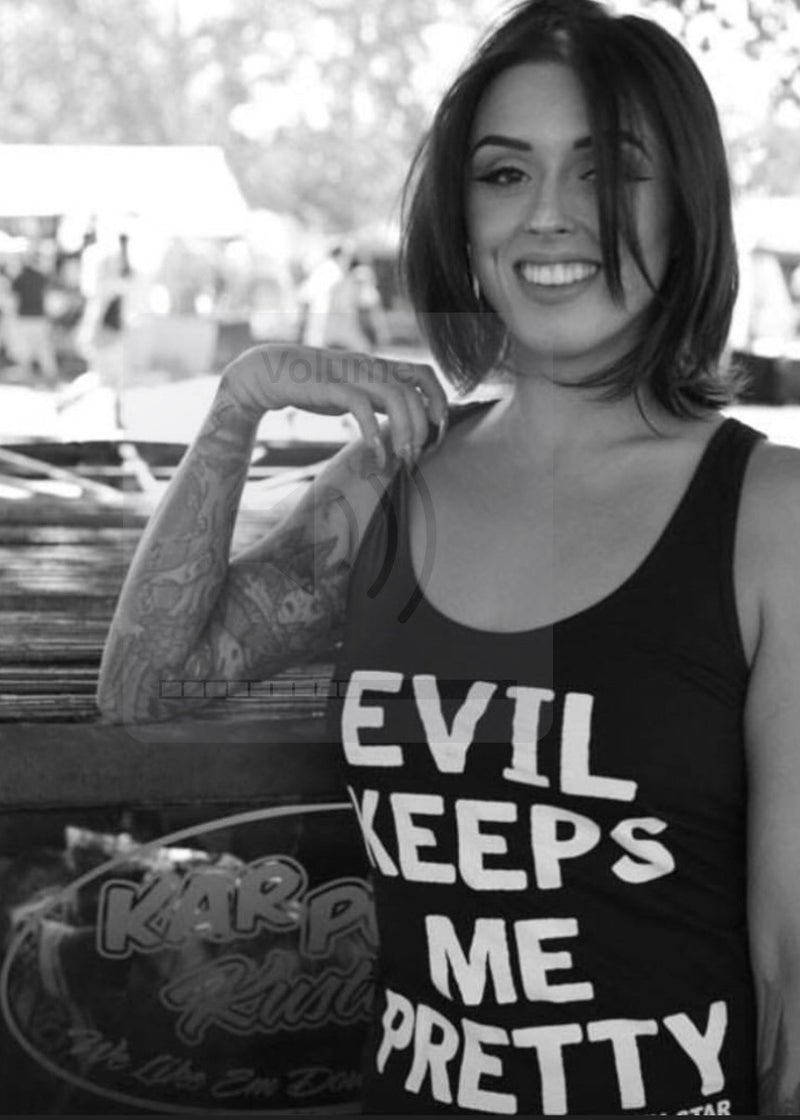 evil keeps me pretty tank - pinky star